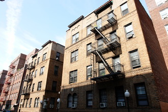 14025 Ash Ave in Flushing, NY - Foto de edificio - Building Photo