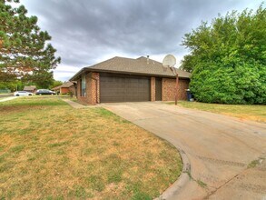 7417 NW 101st St in Oklahoma City, OK - Building Photo - Building Photo