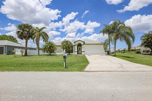 793 Yukon St NE in Palm Bay, FL - Building Photo