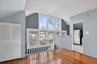 306 Edge Hill Rd in Milton, MA - Building Photo - Building Photo