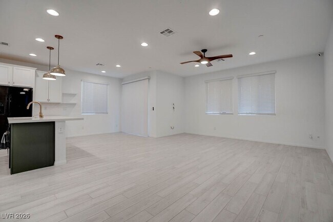 111 Balsam Leaf Ct in Henderson, NV - Building Photo - Building Photo