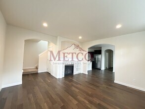 32902 E McKenzie St in Eugene, OR - Building Photo - Building Photo