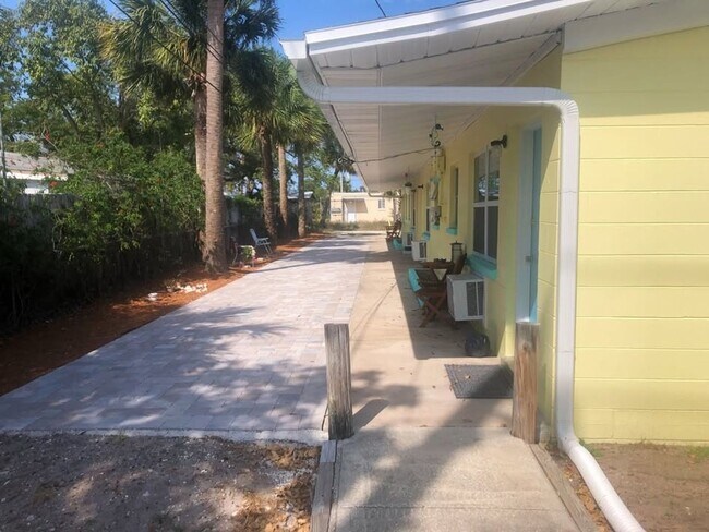 2125 Highland Ave in Melbourne, FL - Building Photo - Building Photo