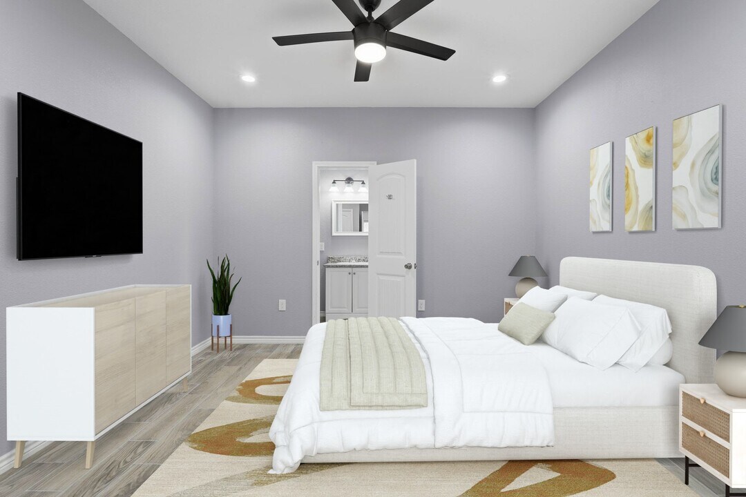 16680 E Ivanhoe St in Montgomery, TX - Building Photo