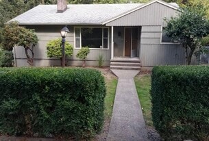 809 Ratcliff Dr SE in Salem, OR - Building Photo