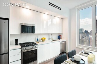 232 E 54th St in New York, NY - Foto de edificio - Building Photo