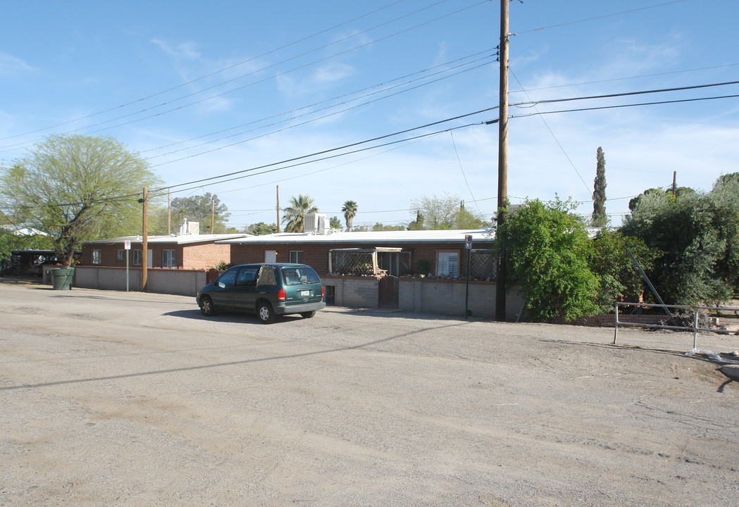 320-340 N Campbell Ave in Tucson, AZ - Building Photo