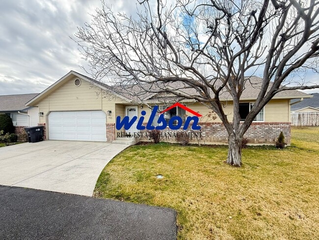 property at 721 S 73rd Ave