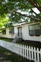 209 Ash St, Unit C in Buda, TX - Building Photo