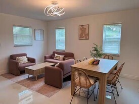 1720 NE 146th St in Miami, FL - Building Photo