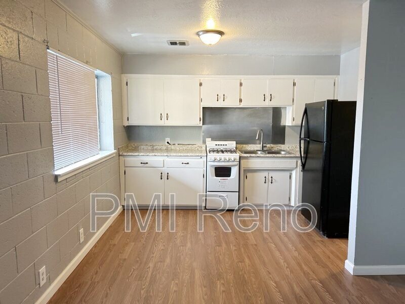 2075 Patton Dr in Reno, NV - Building Photo