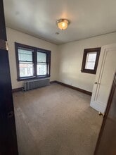 1203 E Brady St, Unit A in Milwaukee, WI - Foto de edificio - Building Photo