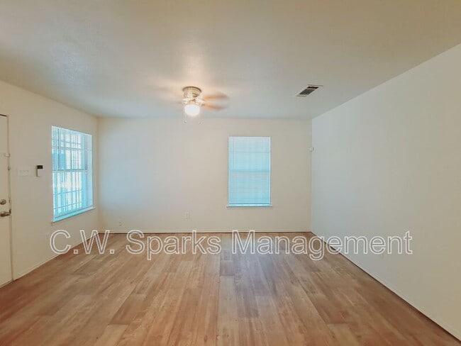 1502 E Mulkey St in Fort Worth, TX - Building Photo - Building Photo