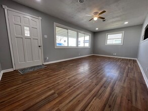 517 W Pierson St, Unit 1104 in Greenfield, IN - Building Photo - Building Photo