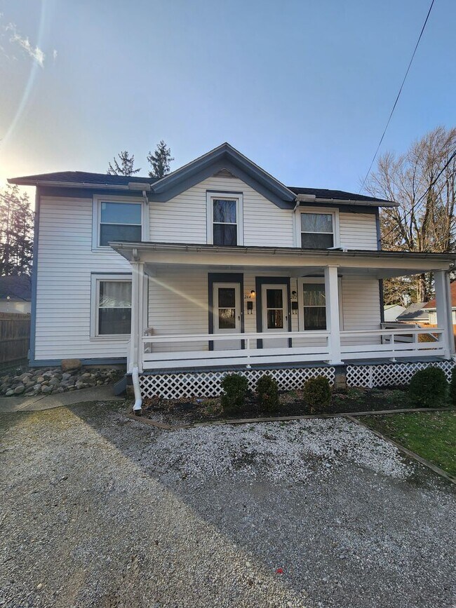 262 W High St in Painesville, OH - Building Photo - Building Photo