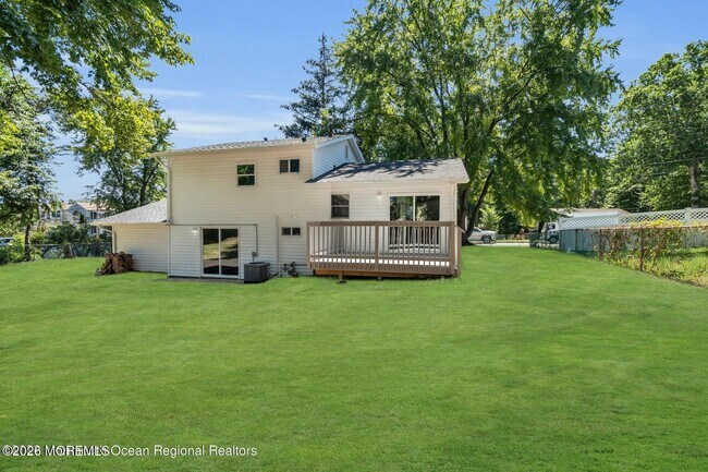 1016 Woodlane Rd in Jackson Township, NJ - Building Photo - Building Photo