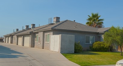 Blue Mountain Apartments in Bakersfield, CA - Foto de edificio - Building Photo