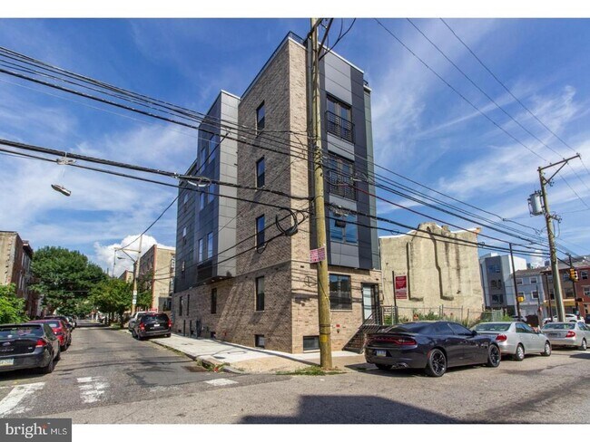 816 N 16th St in Philadelphia, PA - Building Photo - Building Photo