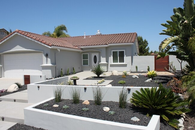3383 Morning View Dr in Oceanside, CA - Building Photo - Building Photo