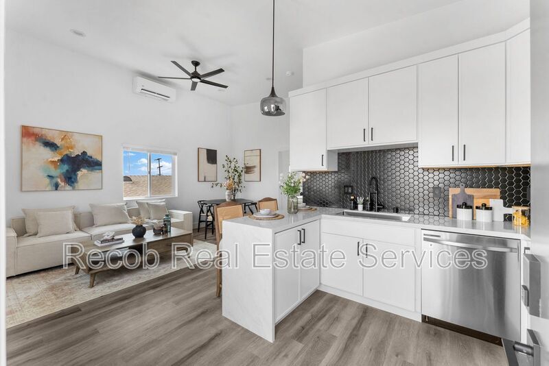 2722 Nye St in San Diego, CA - Building Photo
