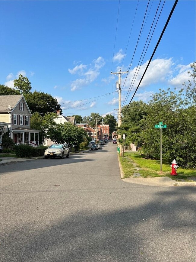 1 Dewindt St in Beacon, NY - Building Photo - Building Photo