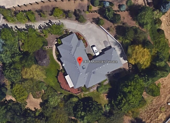 1474 Montclair Terrace in Medford, OR - Building Photo - Building Photo