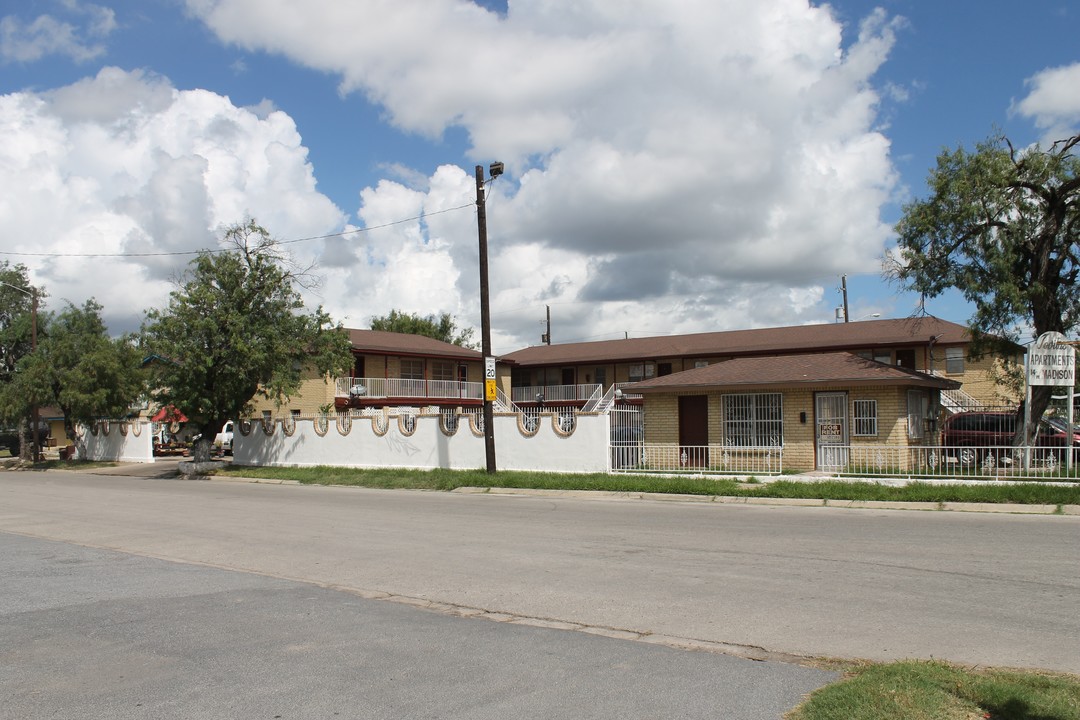 14 W Madison St in Brownsville, TX - Building Photo