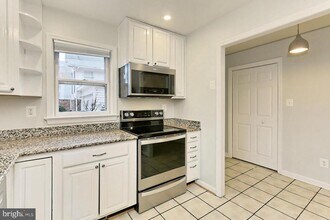 1024 N Monroe St in Arlington, VA - Building Photo - Building Photo