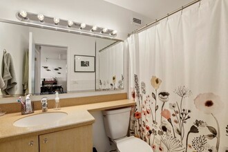 1850 N Clark St, Unit 3005 in Chicago, IL - Building Photo - Building Photo