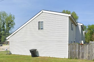4102 Greenwood Dr in Portsmouth, VA - Foto de edificio - Building Photo