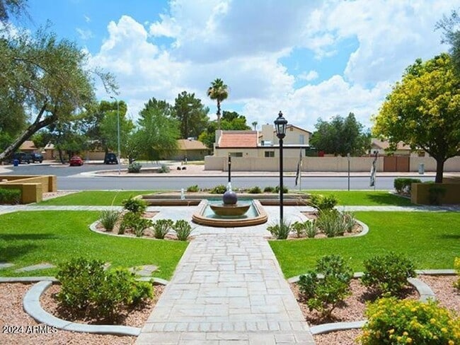 1360 W Isabella Ave, Unit 1 in Mesa, AZ - Building Photo - Building Photo