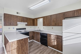 Fairfax Manor Townhomes in Memphis, TN - Building Photo - Building Photo