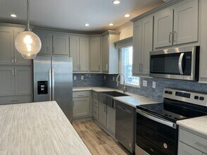 34651 Robins Song Rd in Zephyrhills, FL - Building Photo - Building Photo