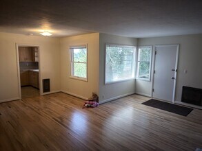 8650 SW Canyon Ln in Portland, OR - Building Photo - Building Photo