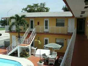 Sheridan Street Apartments in Hollywood, FL - Building Photo - Building Photo