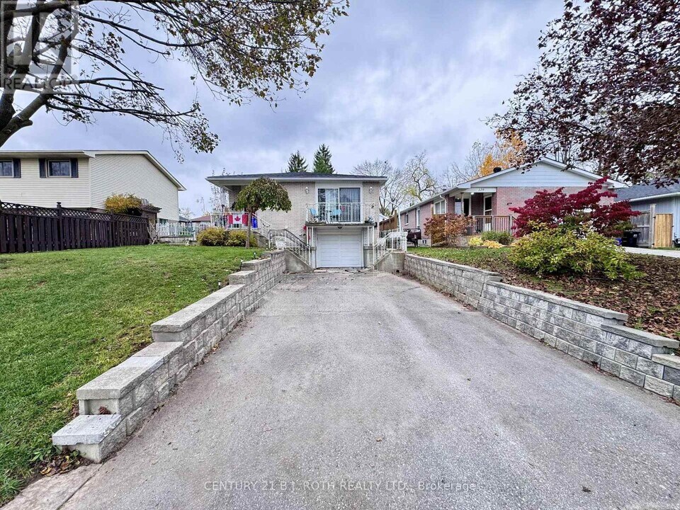 141 Gunn St in Barrie, ON - Building Photo