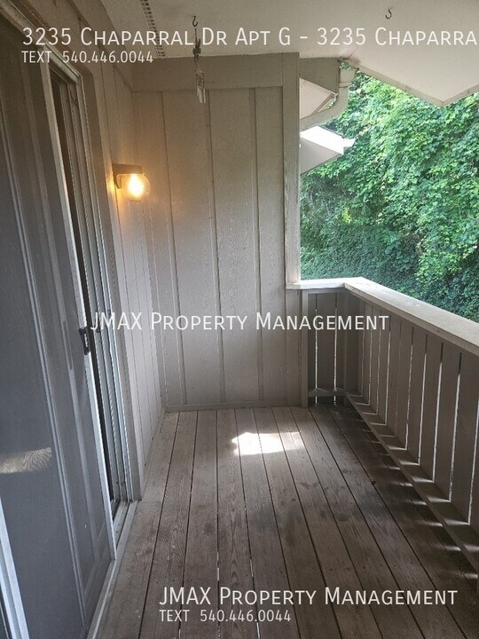 3235 Chaparral Dr in Cave Spring, VA - Building Photo
