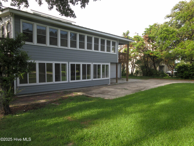 property at 5302 Bogue Sound Dr