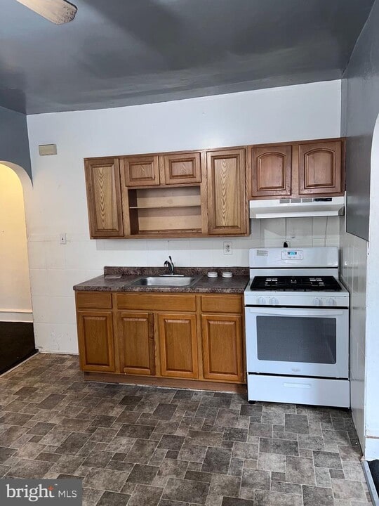 6022 Carpenter St Photo