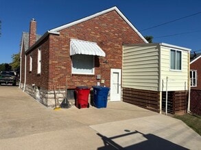 330 Geneva Dr in St. Louis, MO - Building Photo - Building Photo