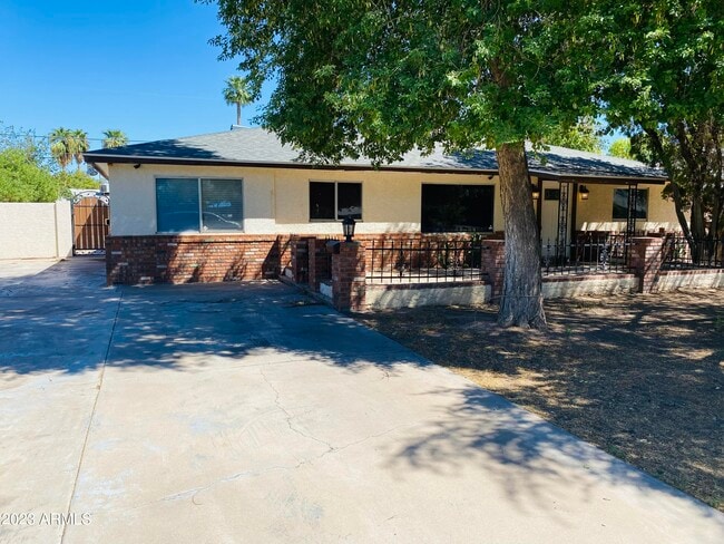property at 1418 E Williams St