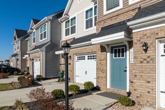 Genito Square in Midlothian, VA - Building Photo - Building Photo