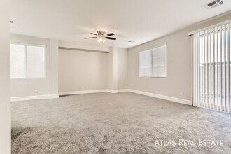 9698 Waukegan Ave in Las Vegas, NV - Building Photo - Building Photo