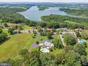 558 Brownsville Rd in Sinking Spring, PA - Building Photo - Building Photo