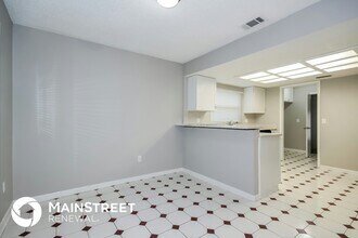 2740 Birdland Ct in Land O Lakes, FL - Foto de edificio - Building Photo