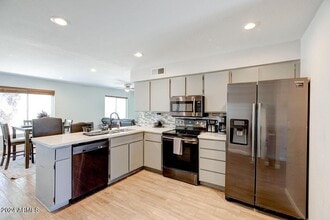 802 W Westchester Ave in Tempe, AZ - Building Photo - Building Photo