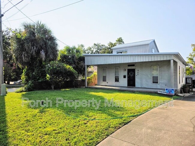 property at 921 E La Rua St