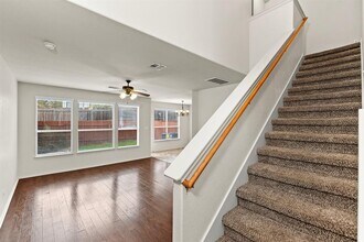 2410 Great Oaks Dr in Round Rock, TX - Building Photo - Building Photo