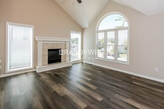 8737 N Arcola Ct in Kansas City, MO - Building Photo - Building Photo