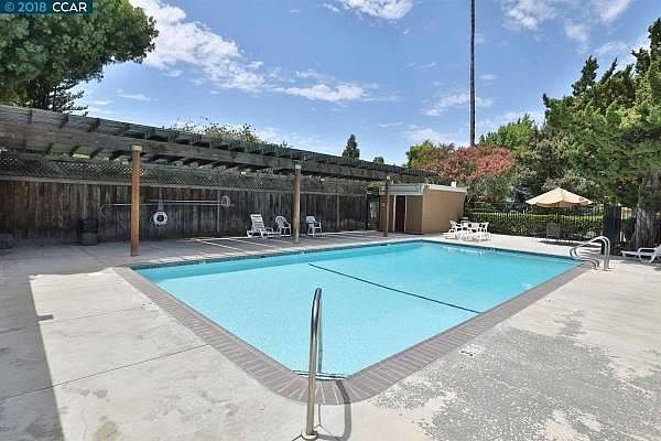 1919 Ygnacio Valley Rd, Unit Ygnacio Gardens in Walnut Creek, CA - Foto de edificio - Building Photo